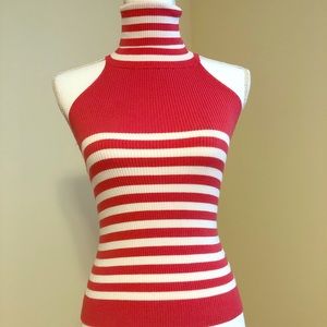 Turtle neck sleeveless shirt